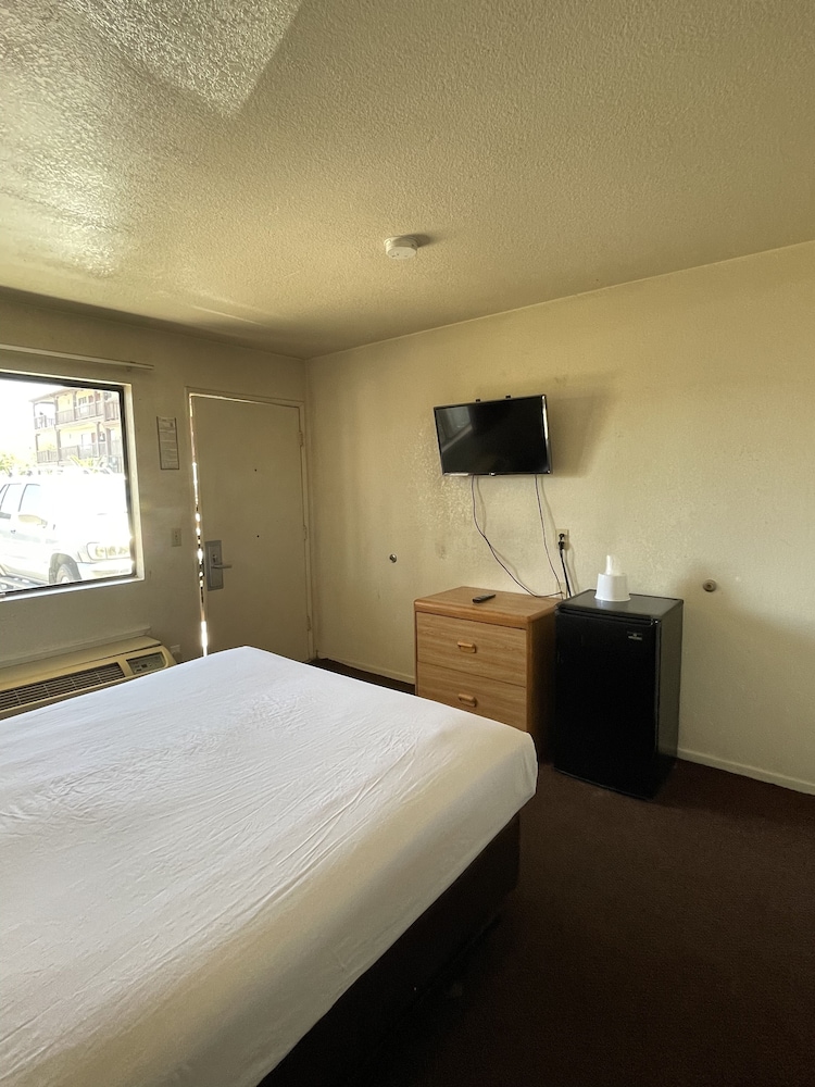 Palms Inn & Suites - photo 3