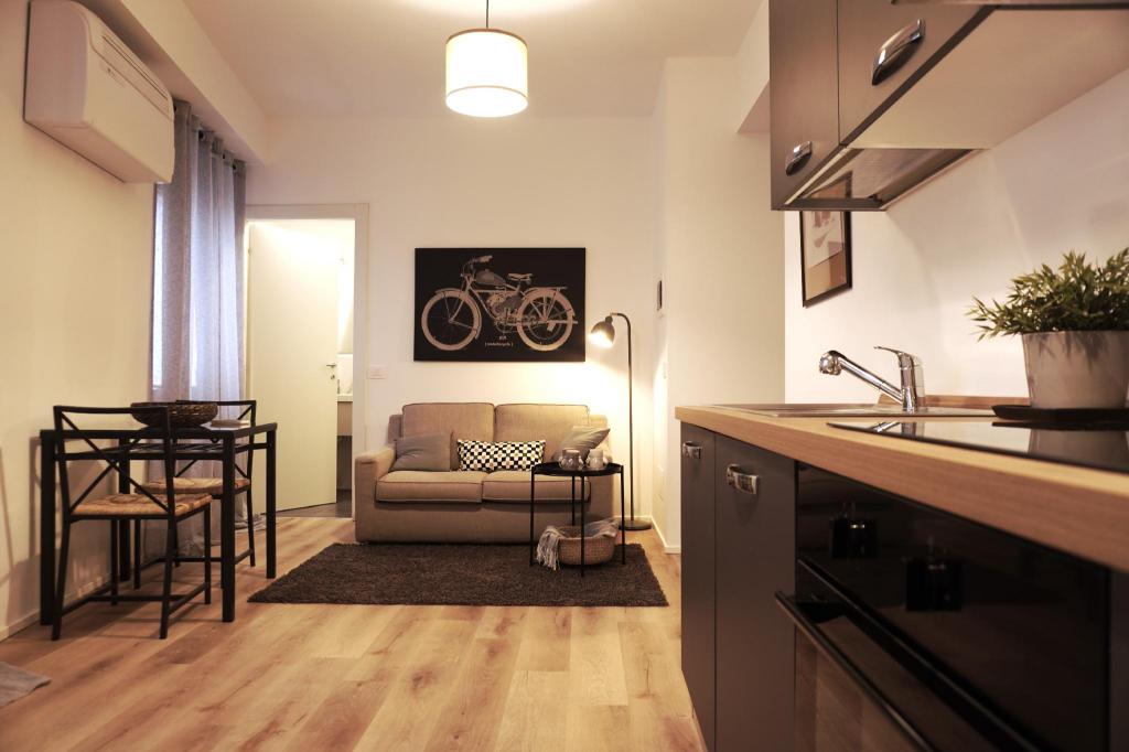 Sonnino Suite Portello two rooms apartment — 4-Star Luxury Hotel in Milan, Italy