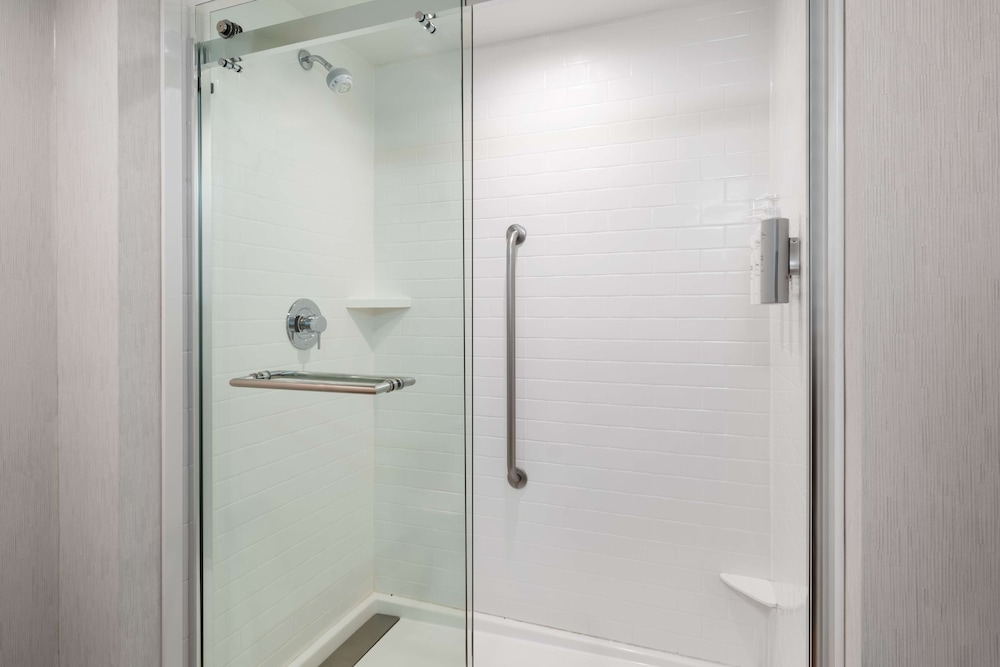 Hampton Inn Charleston North - photo 26