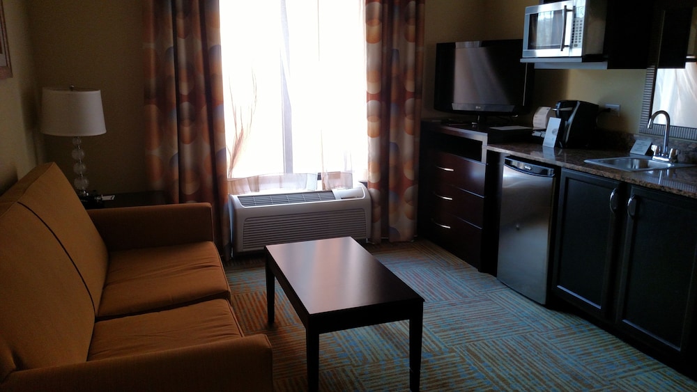 Holiday Inn Express Hotel & Suites PERRY by IHG - photo 31