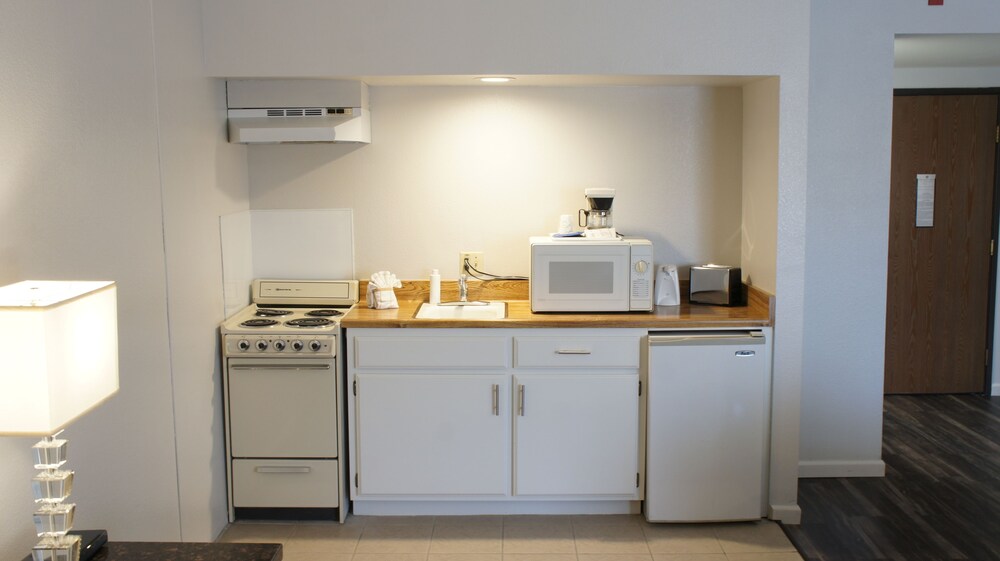 Red Roof Inn Ridgecrest - photo 15