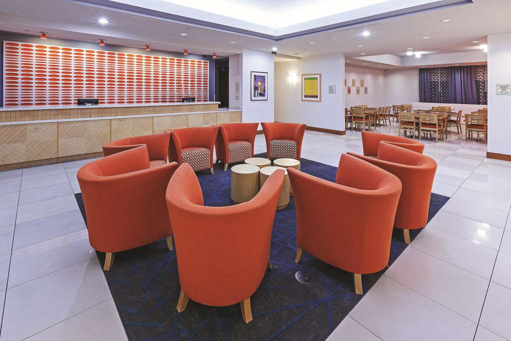 La Quinta Inn & Suites by Wyndham Austin NW Lakeline Mall - photo 3