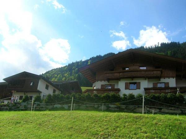 Zellerhof — 4-Star Luxury Hotel in Finkenberg, Austria
