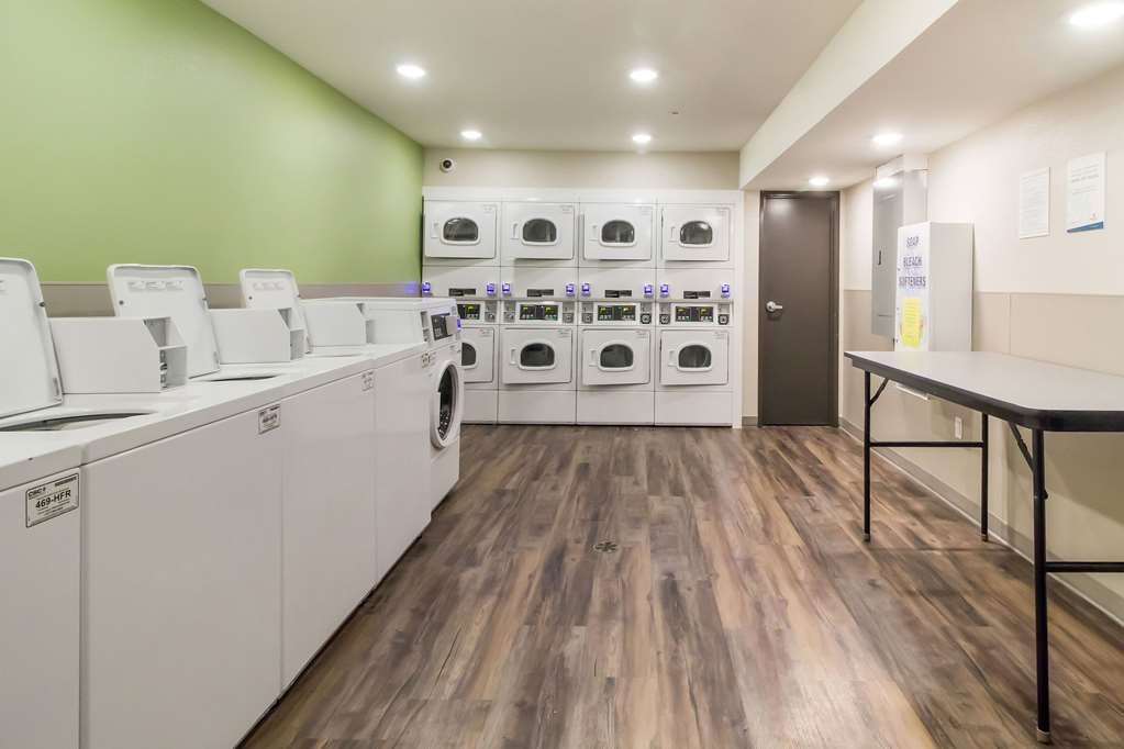 WoodSpring Suites Lake Jackson - photo 25
