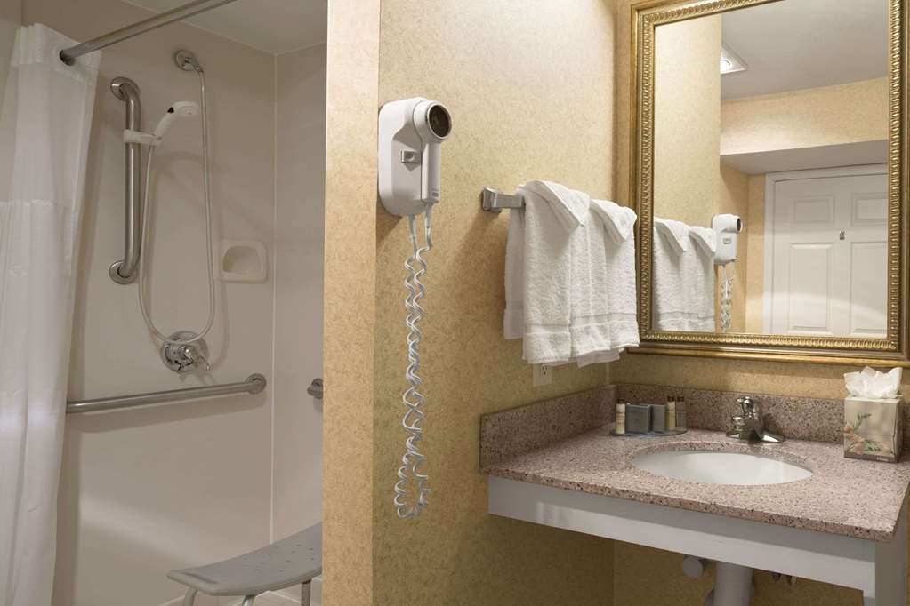 Hawthorn Suites by Wyndham Fort Wayne - photo 13