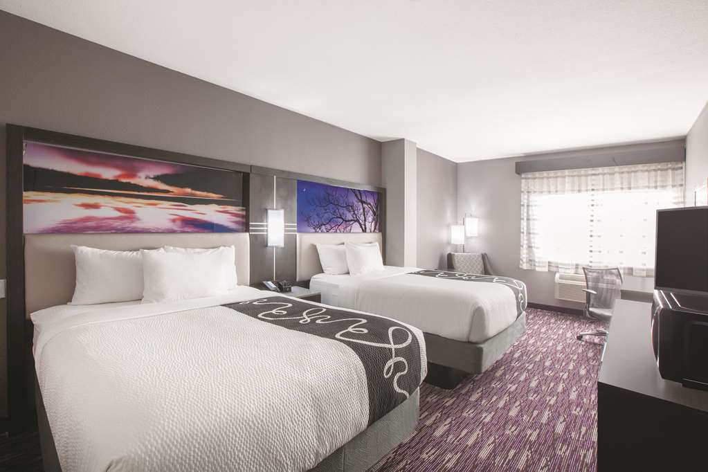 La Quinta Inn & Suites by Wyndham Kingsville - photo 21