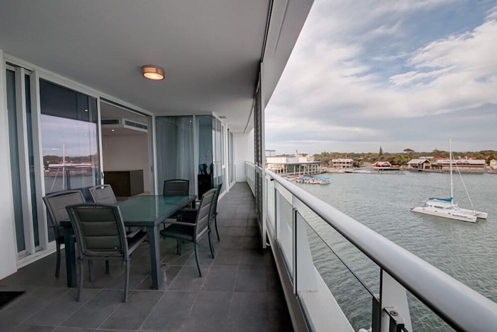 Bridgepoint 502 — 4-Star Luxury Hotel in Mandurah, Australia