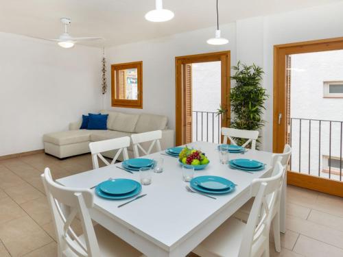 Apartment Blue Tossa by Interhome — 4-Star Luxury Hotel in Tossa De Mar, Spain