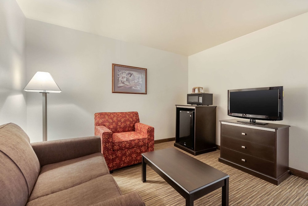Quality Inn & Suites Limon - photo 15