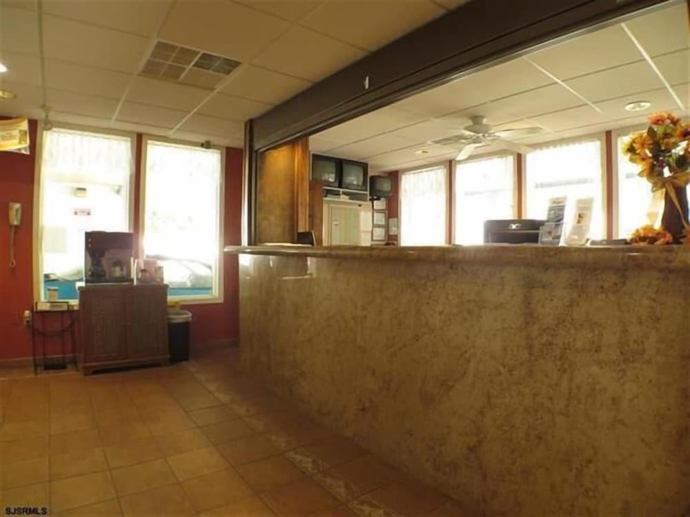 Biscayne Suites - photo 2