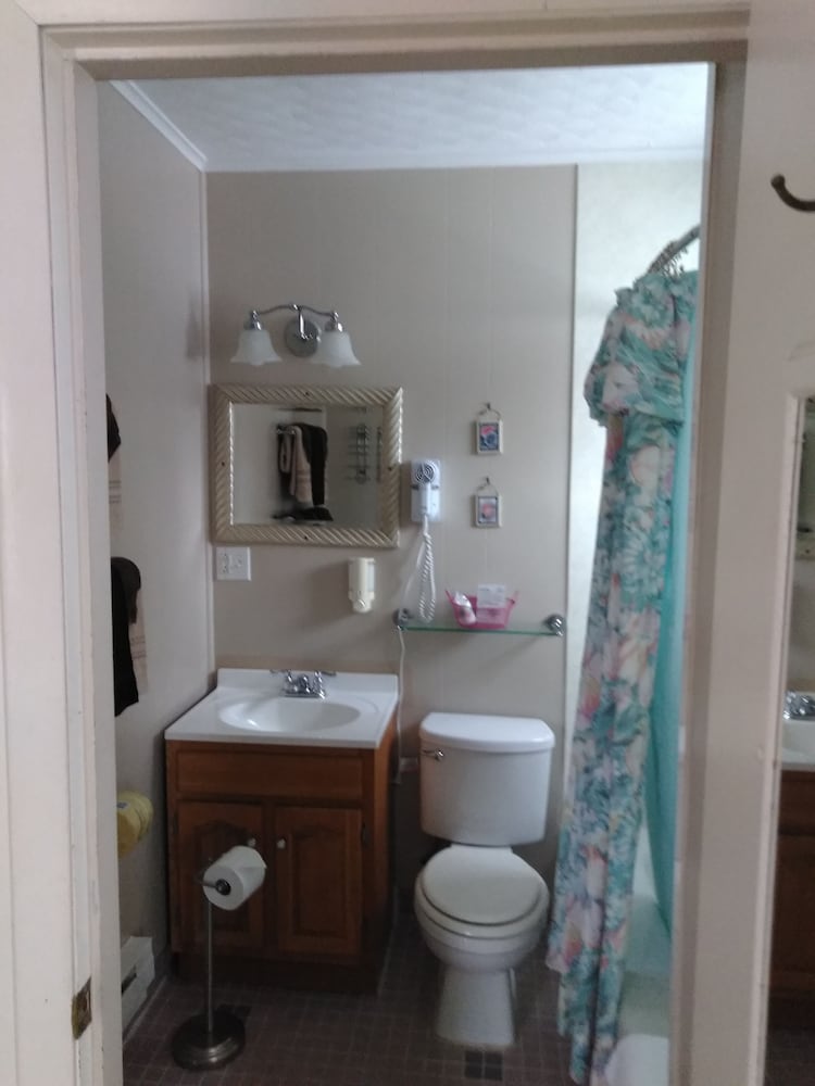 Midway Lodging - photo 23