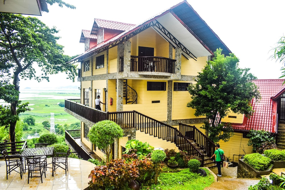 Punta De Fabian - carbon neutral hotel in Manila