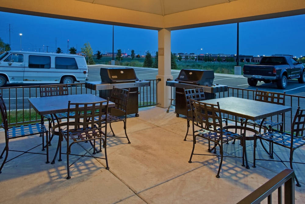 Candlewood Suites Elgin by IHG - photo 13