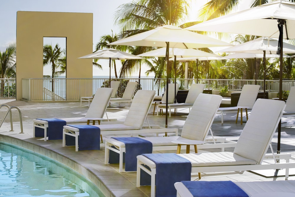 The Twin Fin Hotel - photo 44