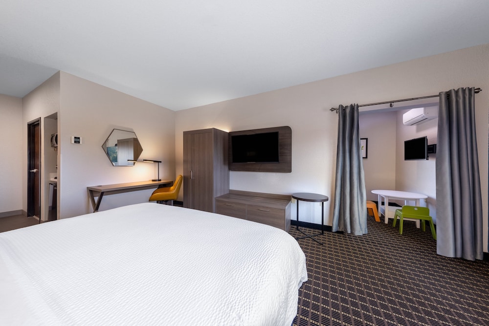 Holiday Inn Express Hotel & Suites Pittsburg by IHG - photo 19