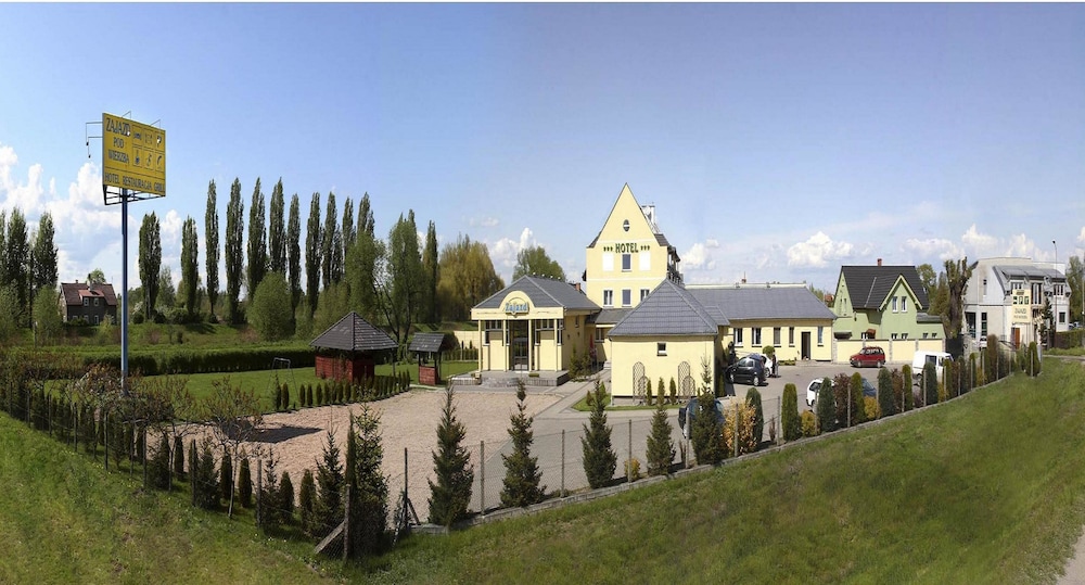Hotel Pod Wierzba — Swidnica