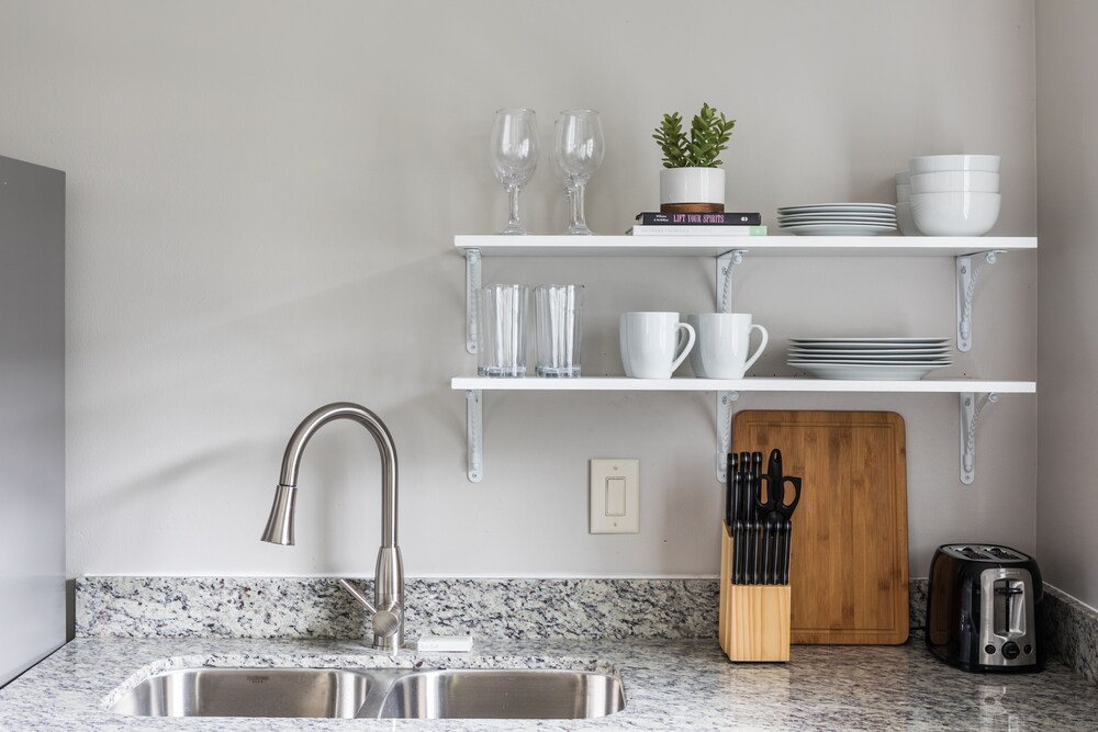 Exquisite Bywater Suites by Sonder - photo 14