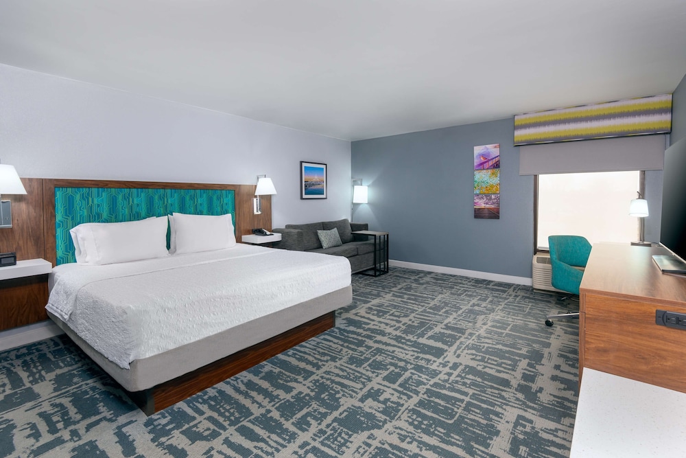 Hampton Inn Salisbury - photo 6