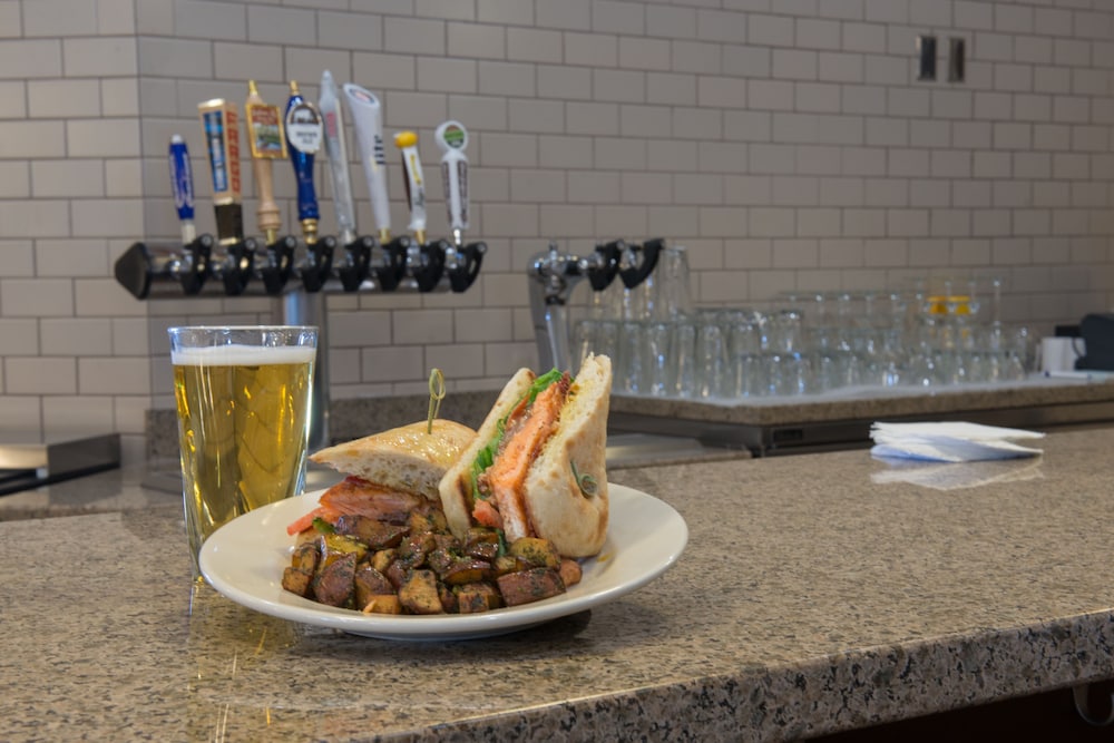 Holiday Inn Bismarck by IHG - photo 68