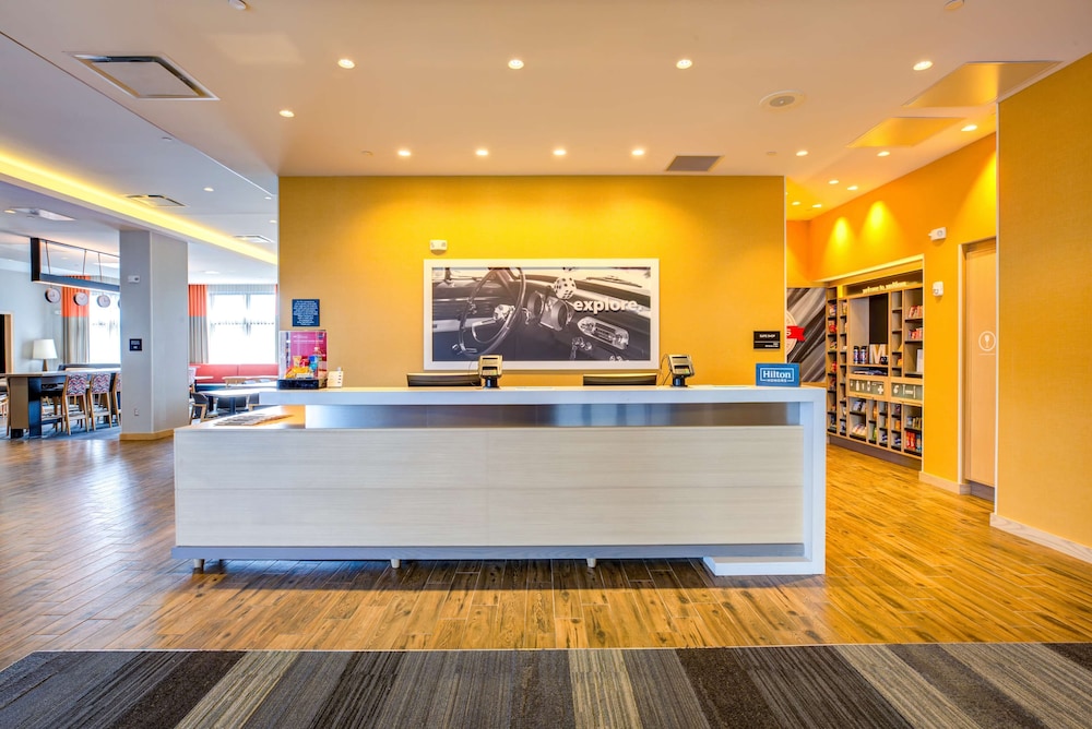 Hampton Inn & Suites Boston Waltham - photo 3