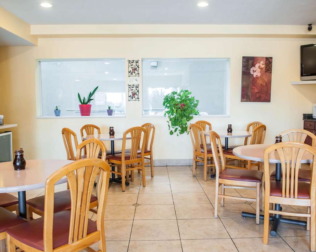 Econo Lodge Albuquerque Old Town - photo 25
