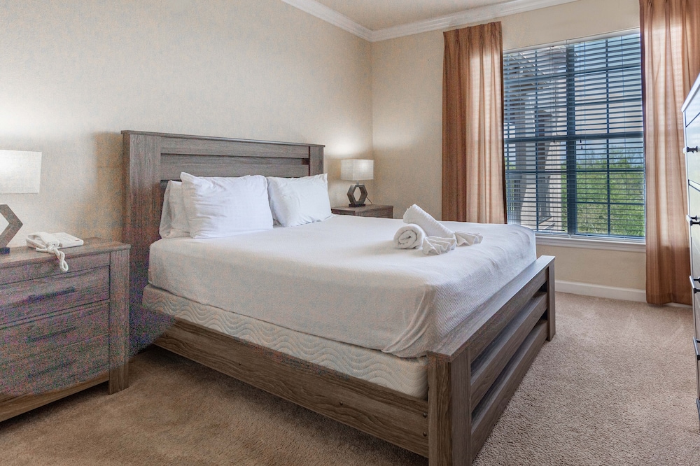 8000tw Unit 4403 Tuscana Resort 2 Bedroom Condo by RedAwning - featured photo