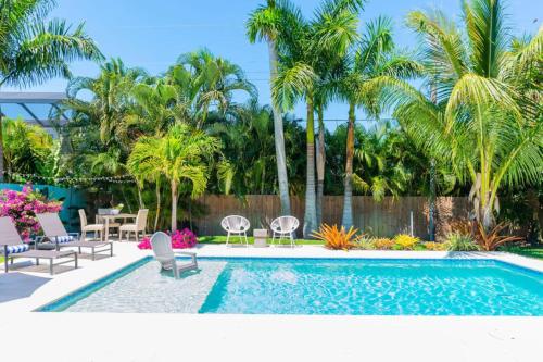 Hevenly Pool House — 4-Star Luxury Hotel in Naples, United States