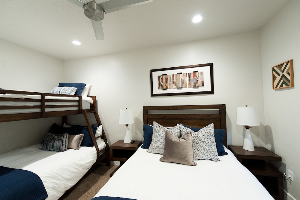 Town Center Resort - photo 32