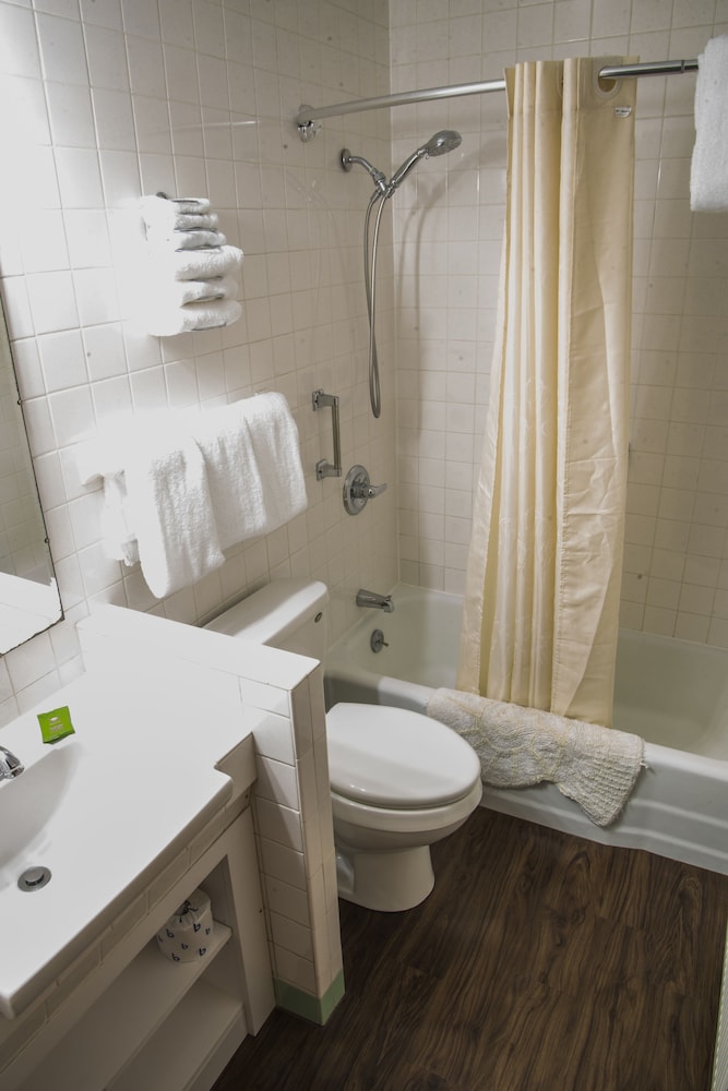 Fairway Overnight & Extended Stay - photo 20