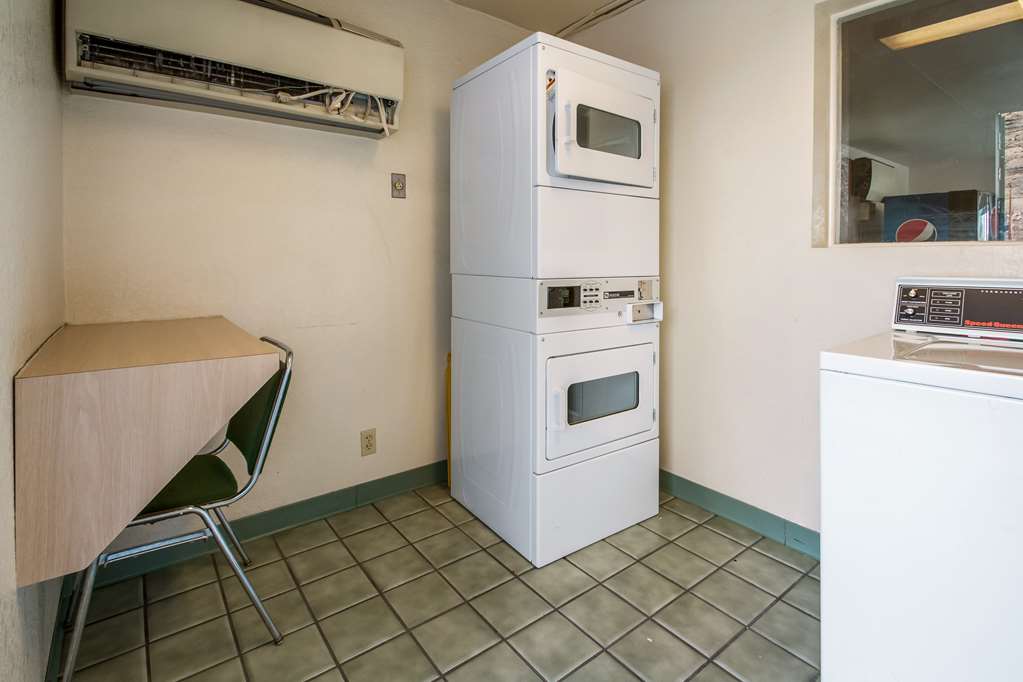 Motel 6 Wendover UT - photo 27