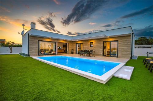 Villa Aura — 4-Star Luxury Hotel in Pula, Croatia