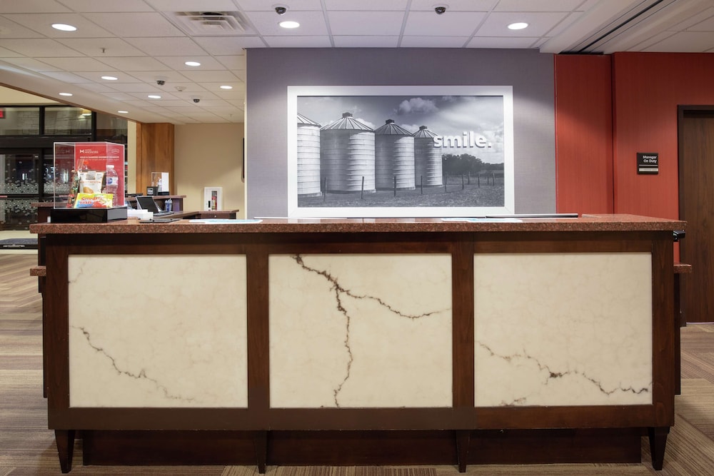 Hampton Inn & Suites I 35 Mulvane - photo 4