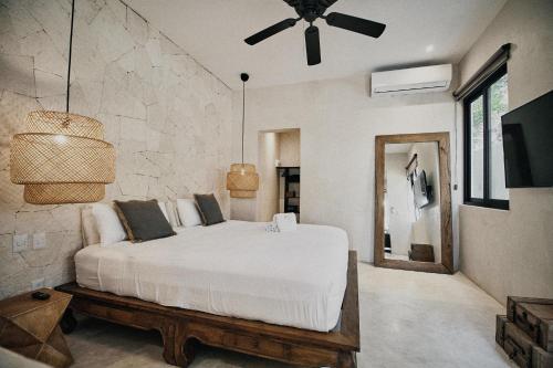 Villa 240m2 16 persons 6 rooms 2 swimming Pool 3 Jacuzzis — 4-Star Luxury Hotel in Tulum, Mexico