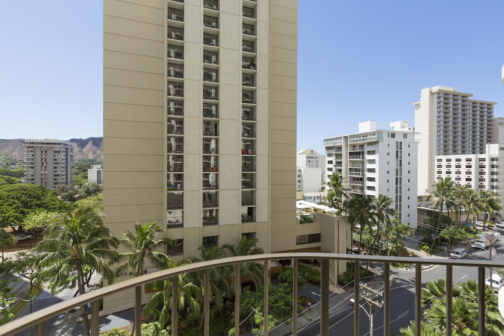 Waikiki Beach Marriott Resort & Spa - photo 145