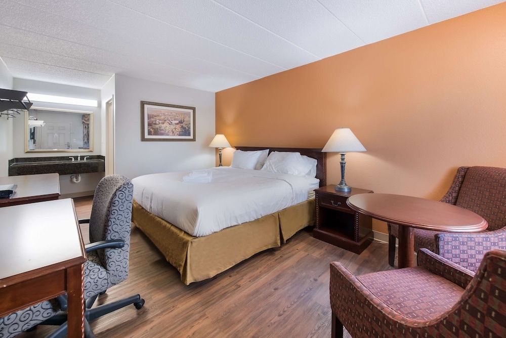 Americas Best Value Inn Columbus - photo 5