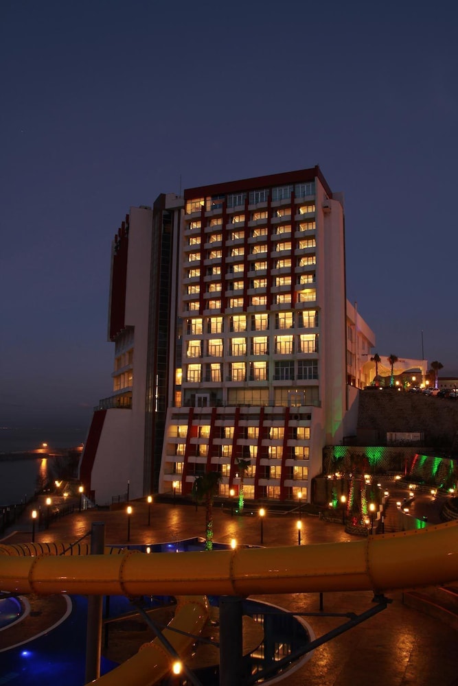 Sky Tower Deluxe Hotel — Akcakoca