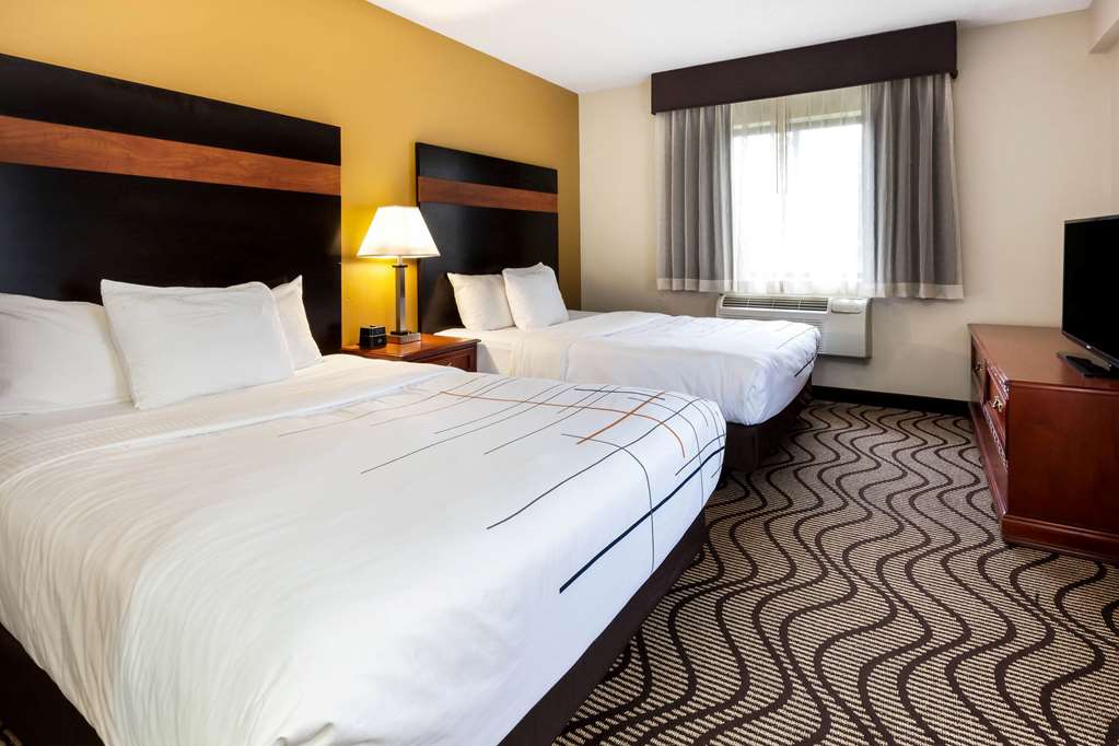 La Quinta Inn by Wyndham Sandusky near Cedar Point - photo 32