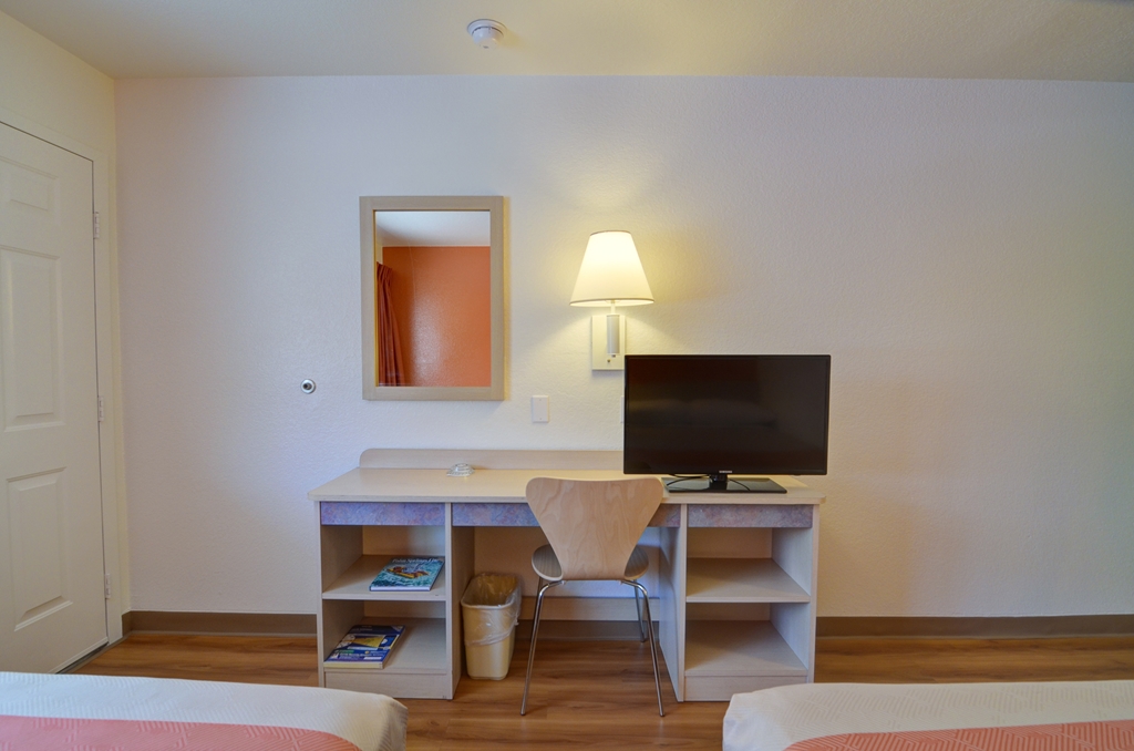Motel 6 Palm Springs CA East Palm Canyon - photo 28