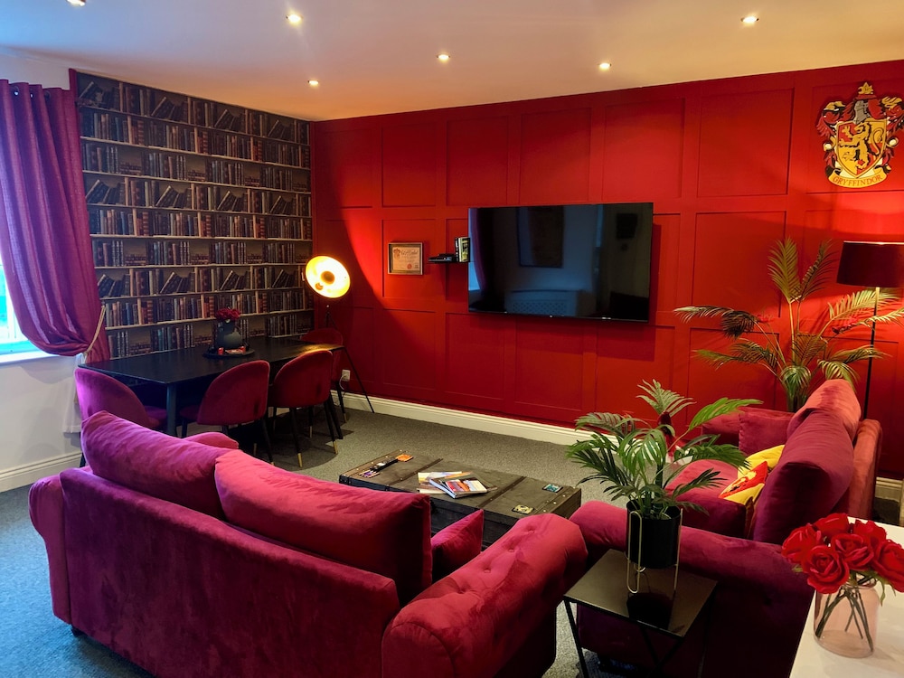 The Wizard's Loft — 4-Star Luxury Hotel in Alnwick, United Kingdom