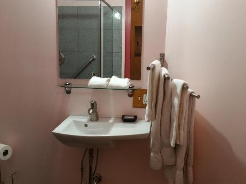 Asante Sana Inn - photo 3