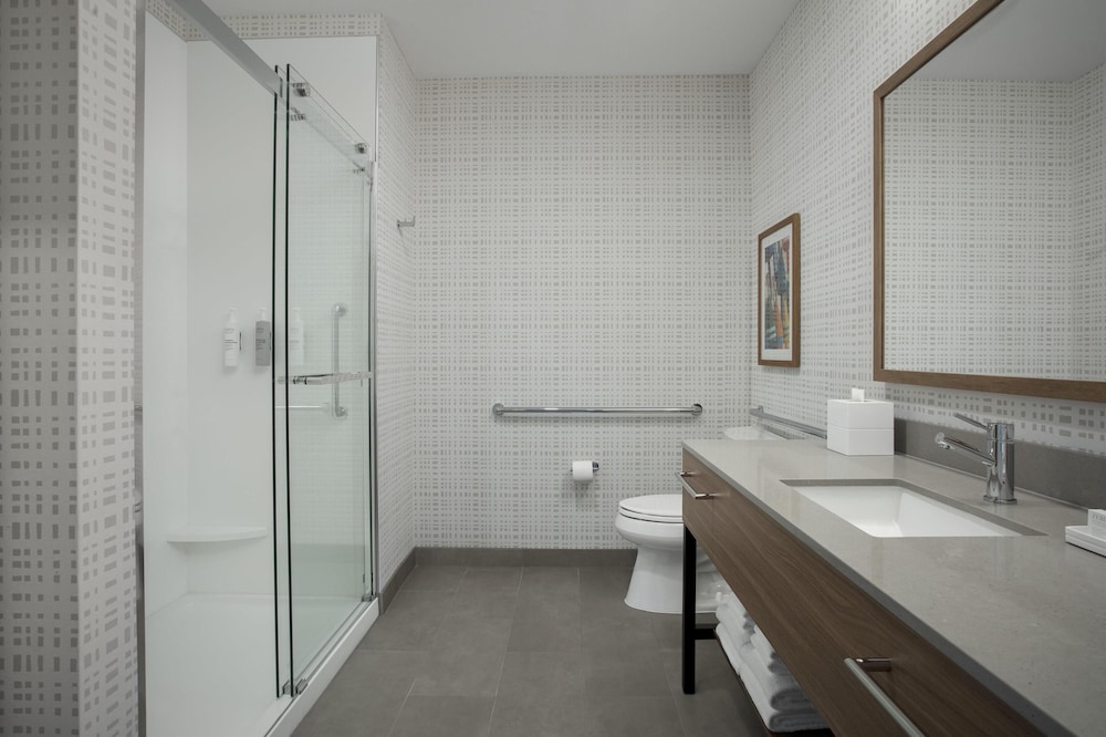 Hampton Inn & Suites Exeter - photo 37