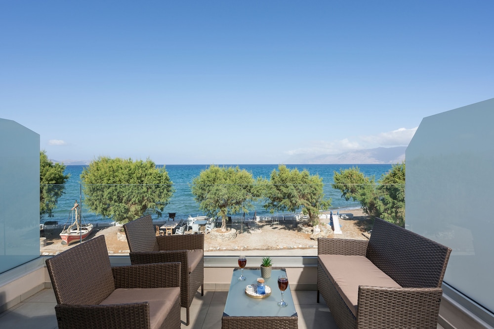 Alexia Seaview Apartments — 4-Star Luxury Hotel in Kissamos, Greece