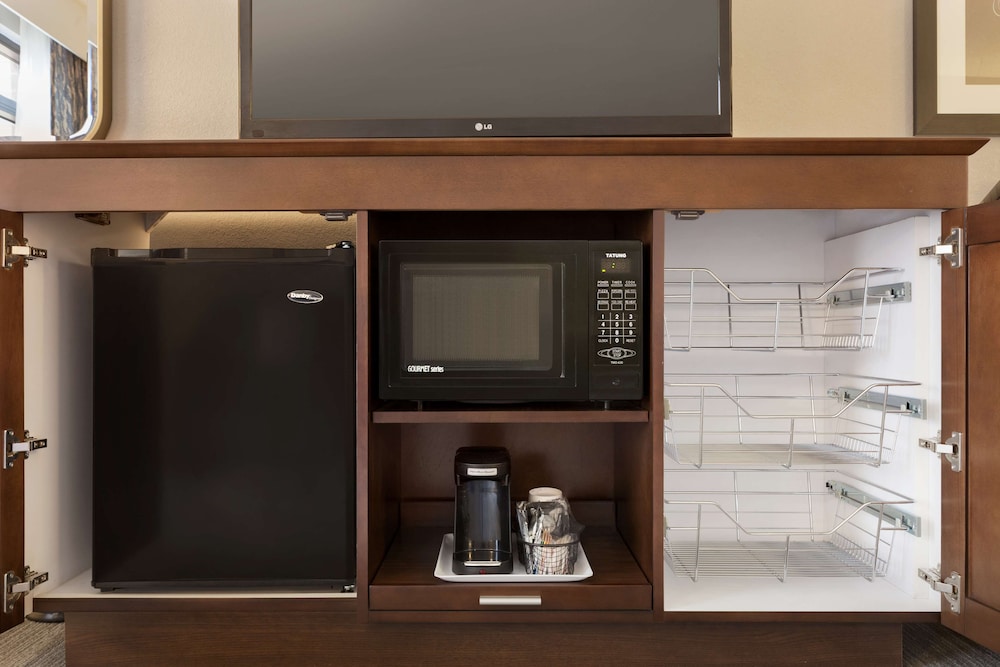Hampton Inn & Suites Nashville Downtown - photo 36