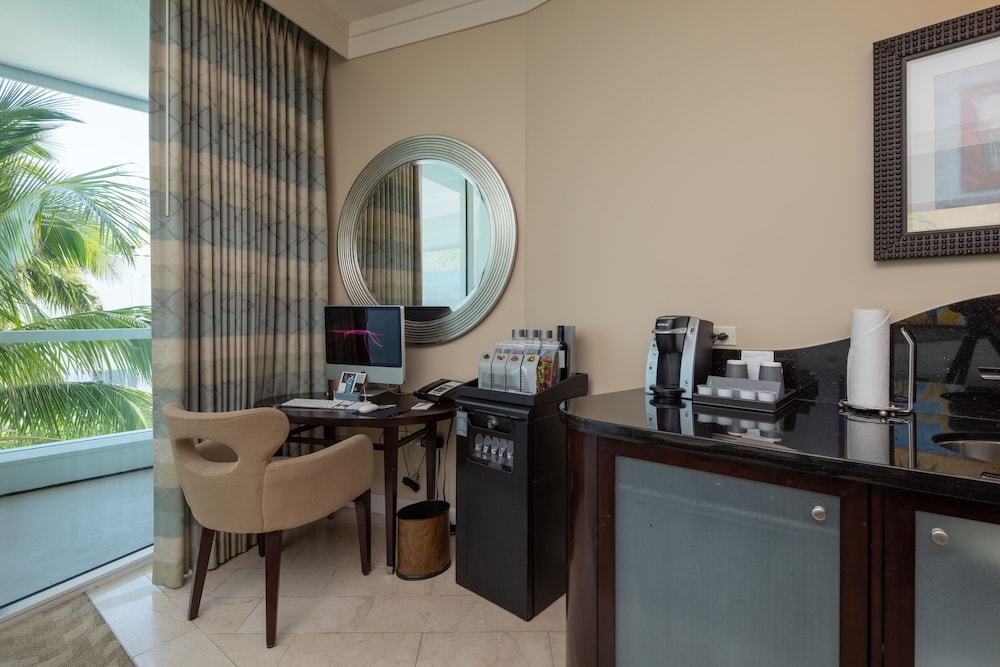 Fontainebleau Miami Beach Private Luxury Suites - photo 254