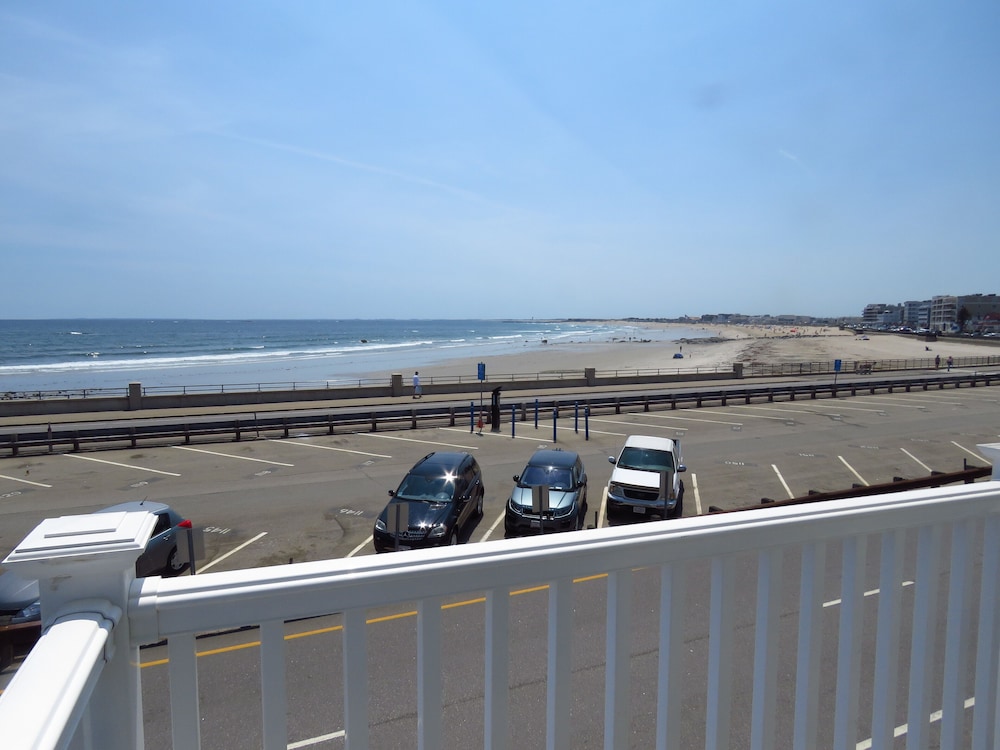 Breakers by the Sea - photo 74