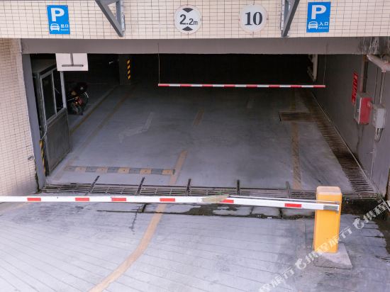 Ruixia Business Hotel in Renhua, People's Republic of China