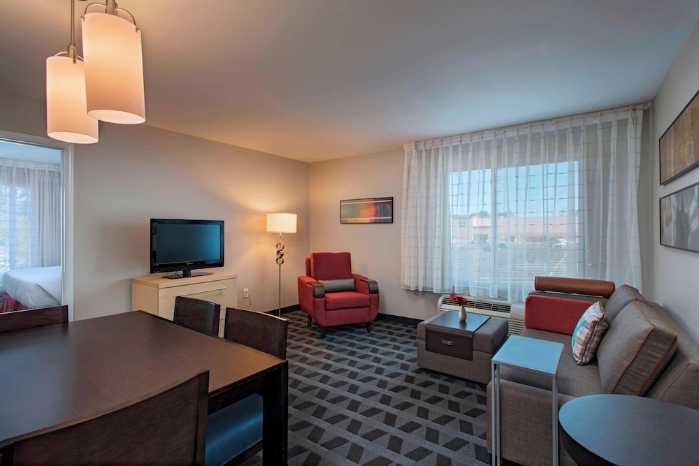 TownePlace Suites Fayetteville Cross Creek - photo 17