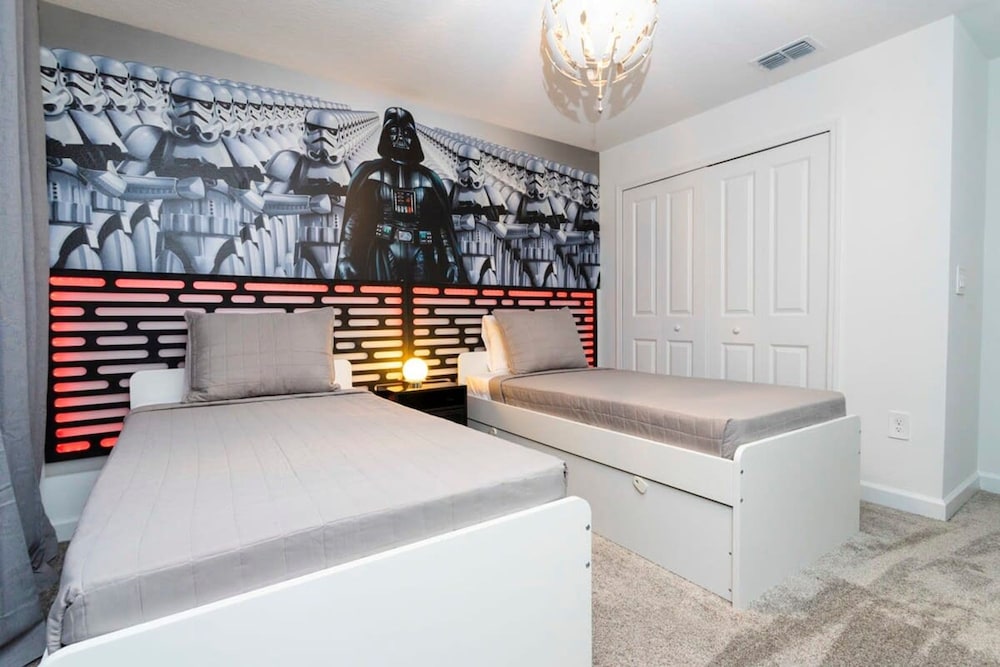 Chic Modern Marvel Themed Beds Private Pool - photo 37