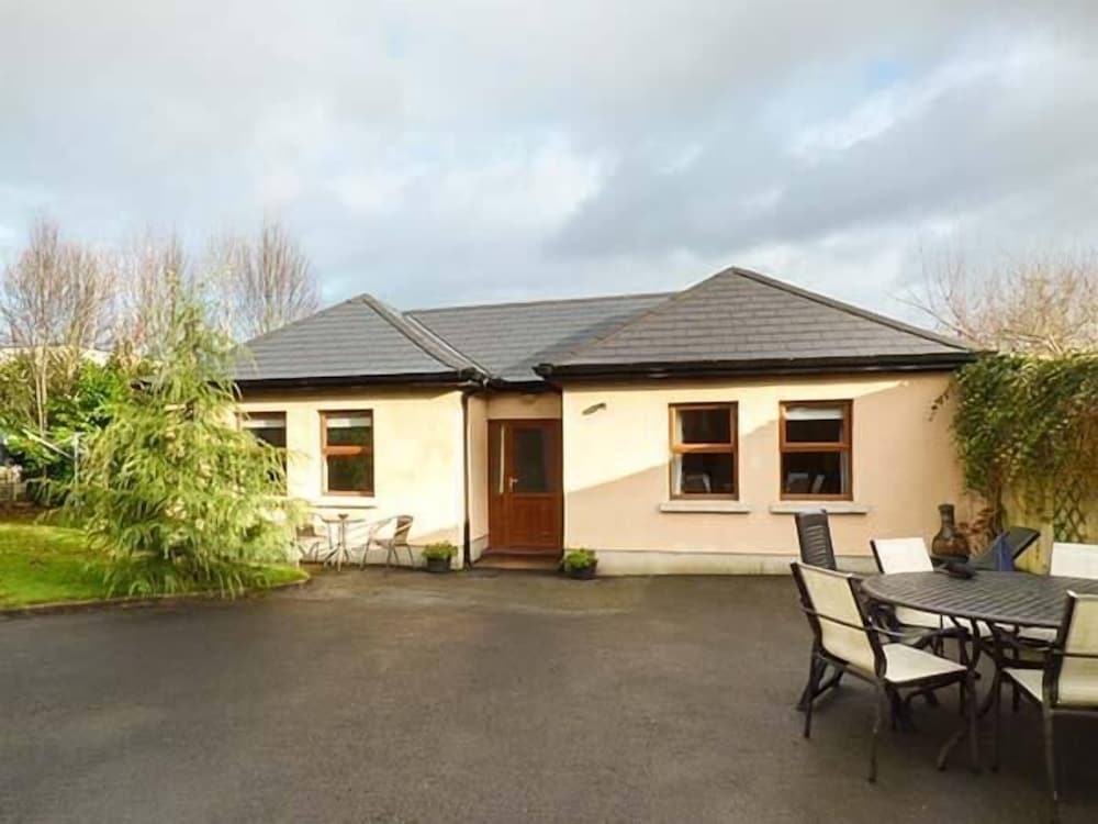 5 Kilnamanagh Manor — hotel in Dundrum