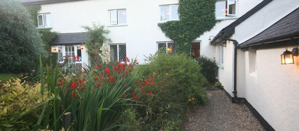 Sampson Barton Guest House South Molton — 4-Star Luxury Hotel in South Molton, United Kingdom